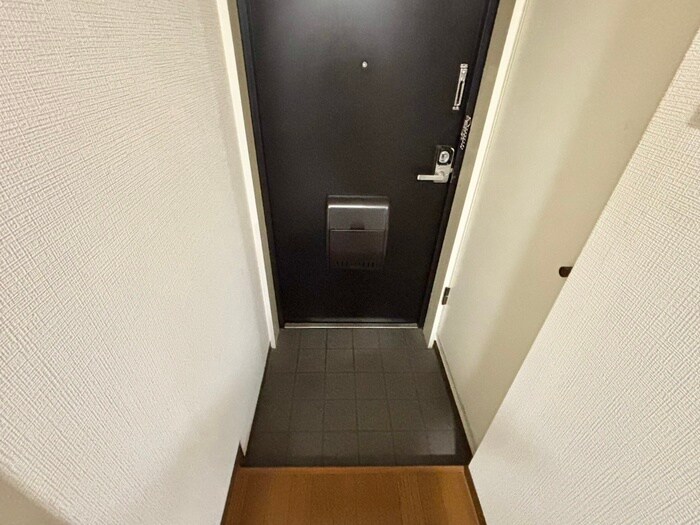 物件内観写真14　(玄関)