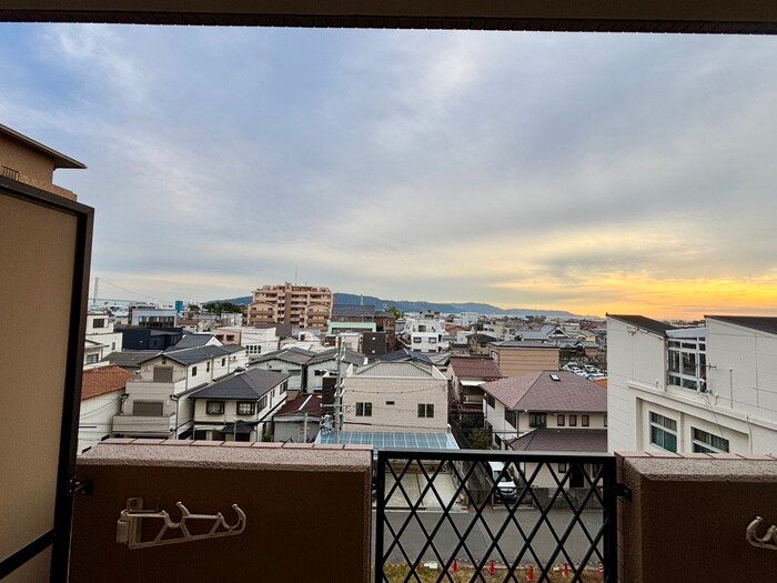 物件内観写真22　(室内からの展望)