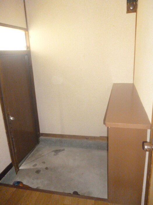 物件内観写真14　(玄関)