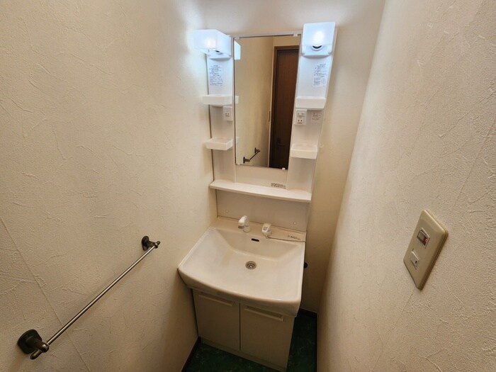 物件内観写真11　(洗面)