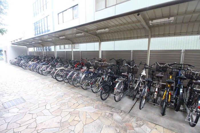 物件外観写真3　(駐輪場)