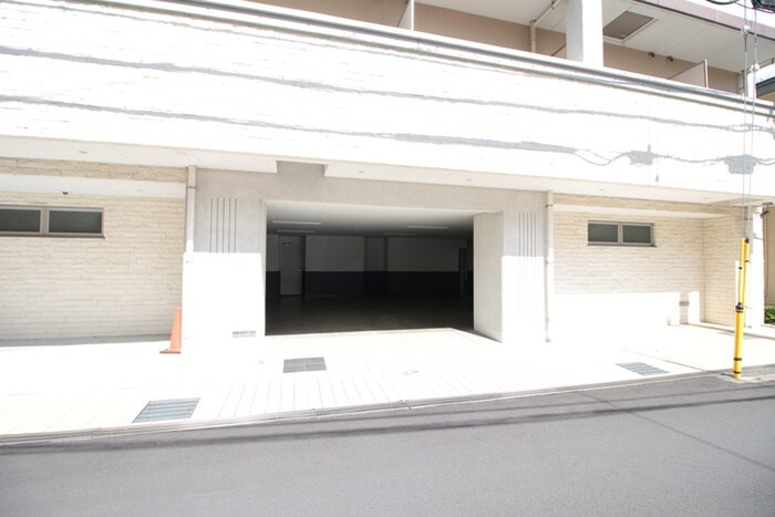 物件外観写真4　(駐車場)