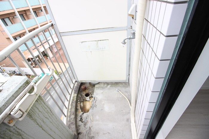 物件内観写真15　(洗濯機置場)