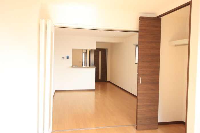 物件内観写真8　(居室)