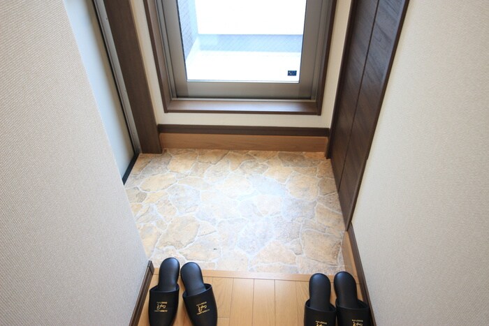 物件内観写真16　(玄関)