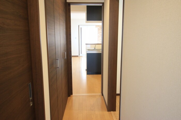 物件内観写真21　(廊下)