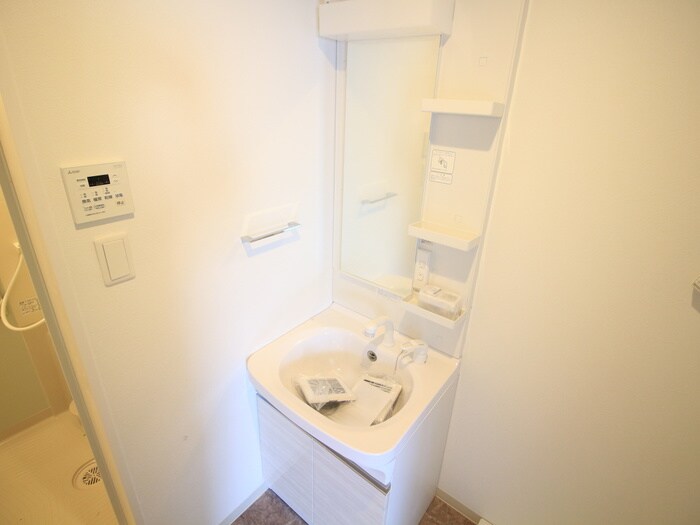 物件内観写真12　(洗面)