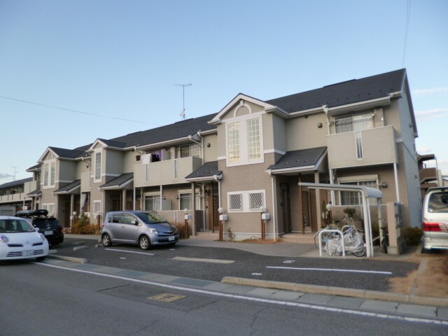 物件外観写真2　(駐車場)