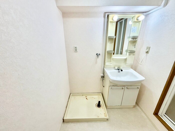 物件内観写真18　(洗濯機置場)