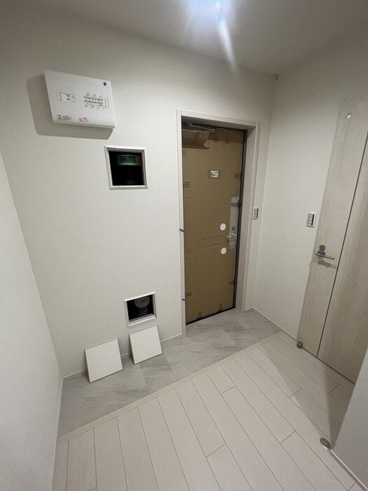 物件内観写真7　(玄関)
