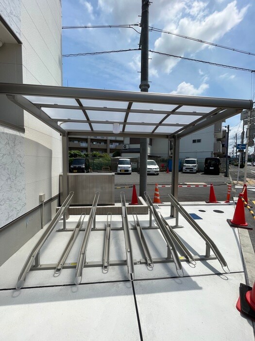 物件外観写真4　(駐輪場)
