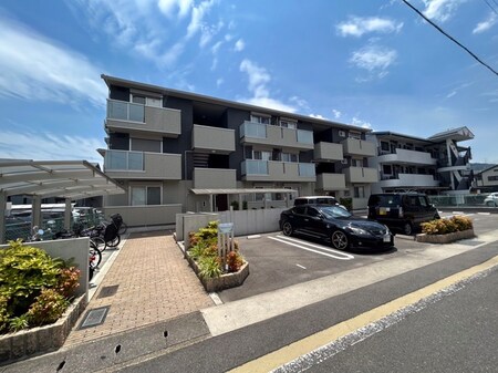 ウィステリアコート外観写真