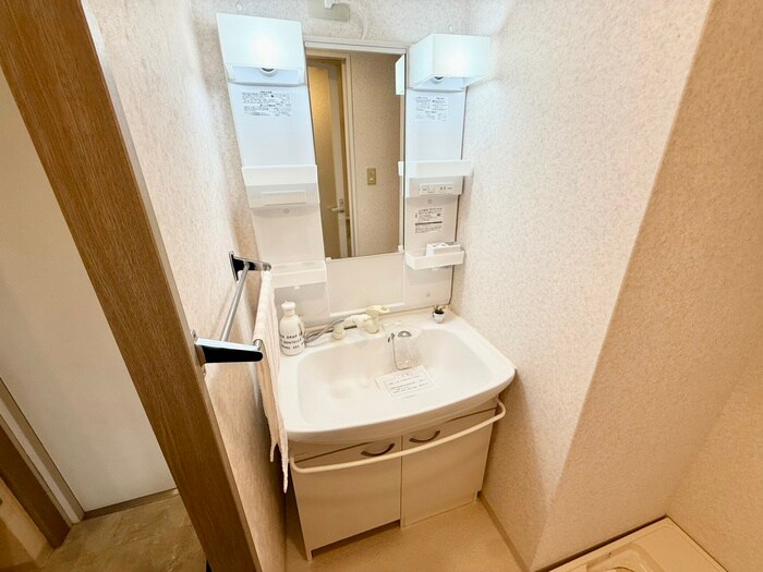 物件内観写真11　(洗面)