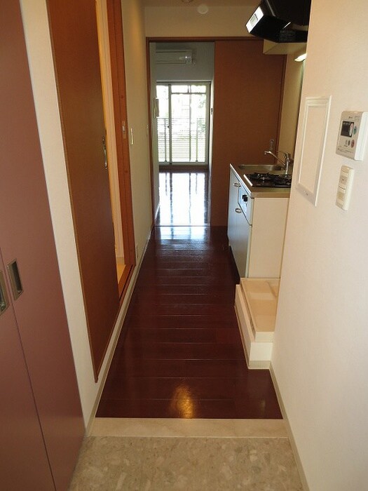 物件内観写真16　(廊下)