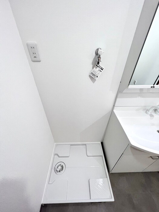 物件内観写真14　(洗濯機置場)