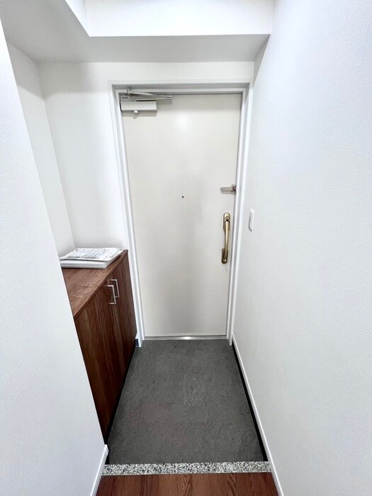 物件内観写真16　(玄関)