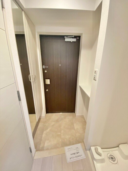 物件内観写真12　(玄関)