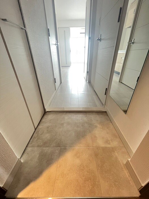 物件内観写真19　(玄関)