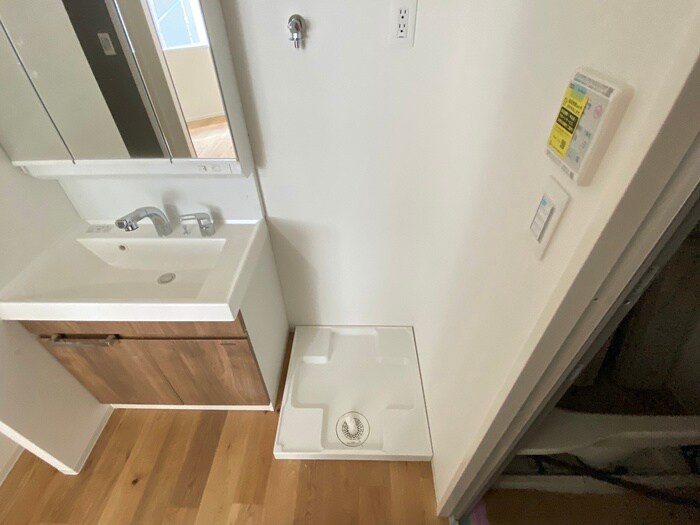 物件内観写真18　(洗濯機置場)