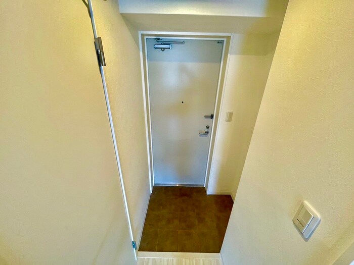 物件内観写真16　(玄関)