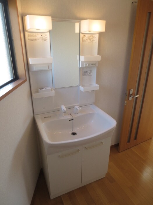 物件内観写真11　(洗面)