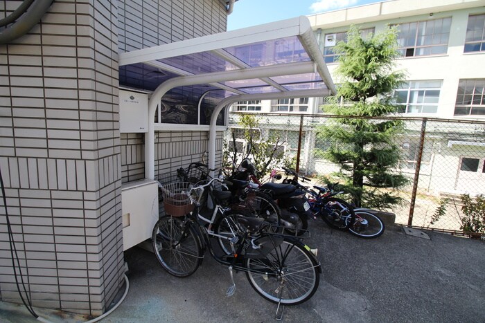 物件外観写真5　(駐輪場)