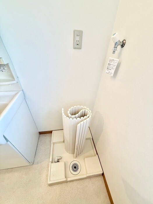 物件内観写真15　(洗濯機置場)