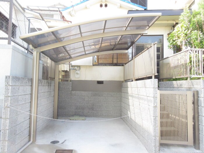 物件内観写真16　(玄関)