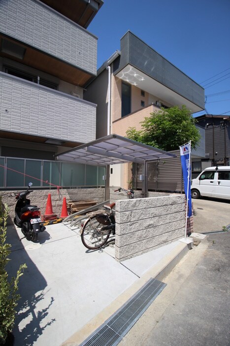 物件外観写真2　(駐輪場)