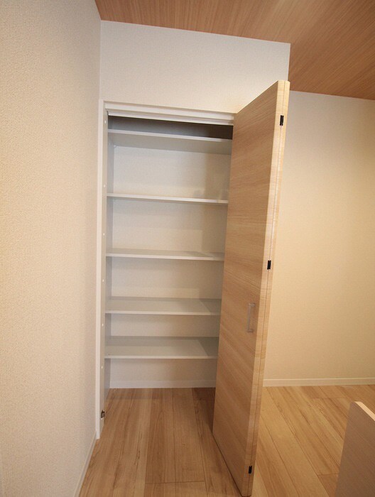 物件内観写真14　(収納)