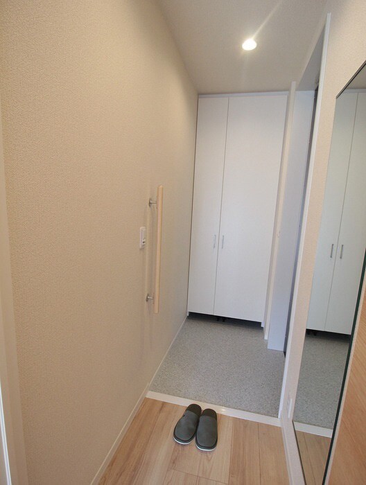物件内観写真15　(玄関)