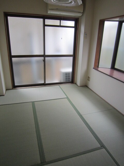 物件内観写真4　(居室)