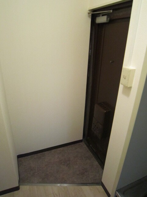 物件内観写真13　(玄関)