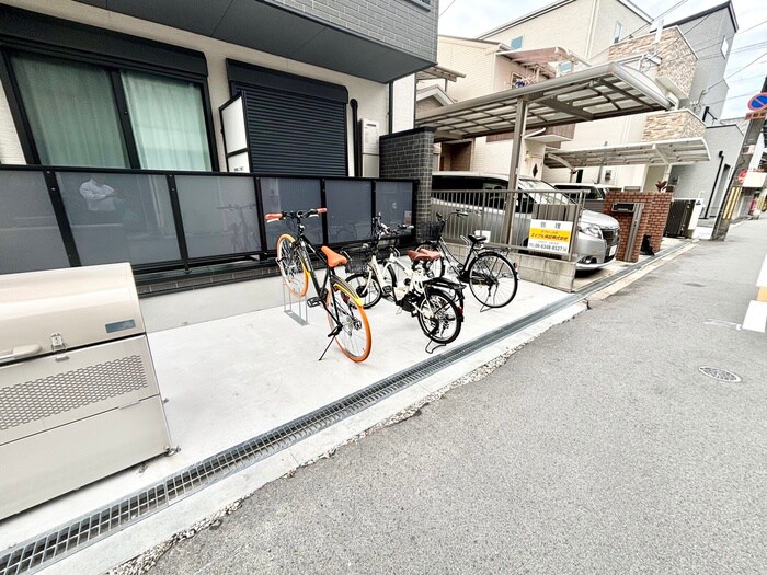 物件外観写真3　(駐輪場)