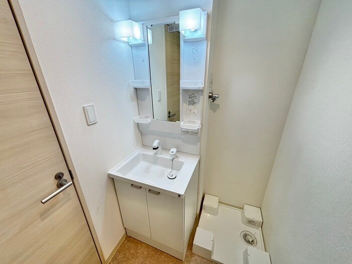 物件内観写真15　(洗濯機置場)