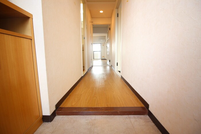 物件内観写真15　(廊下)