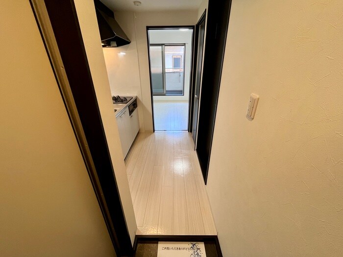 物件内観写真16　(廊下)