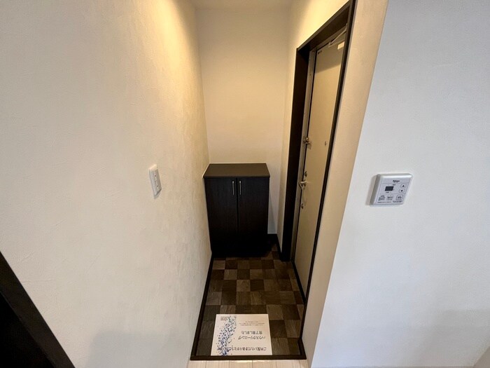 物件内観写真17　(玄関)