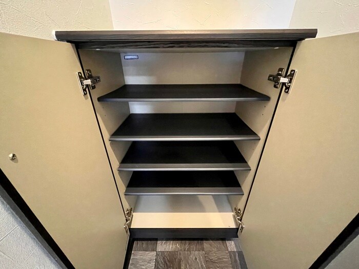 物件内観写真18　(靴箱)