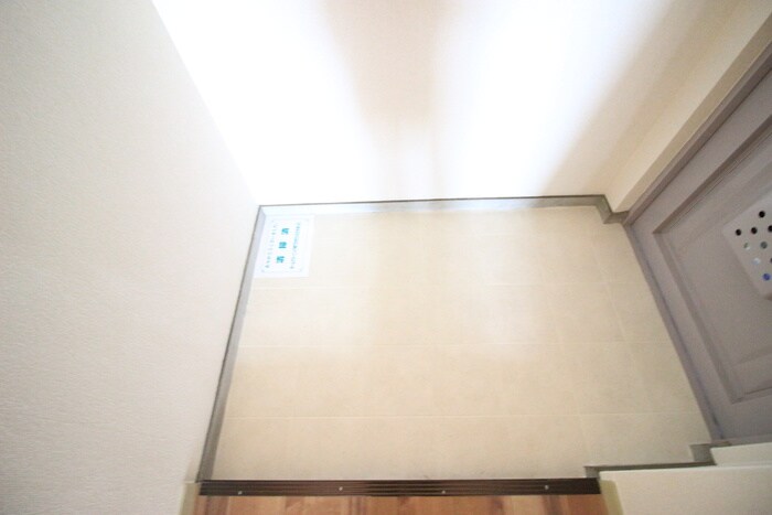 物件内観写真21　(玄関)