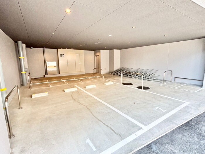 物件外観写真4　(駐輪場)