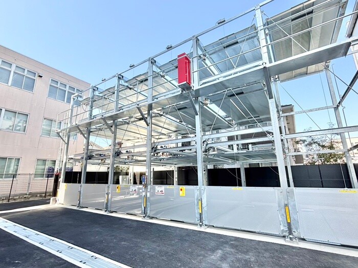 物件外観写真5　(駐車場)