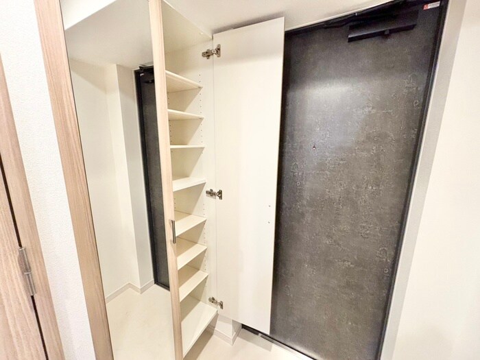 物件内観写真19　(靴箱)