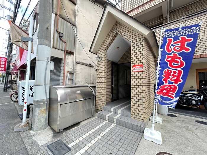 メゾン金岡のエントランス部分