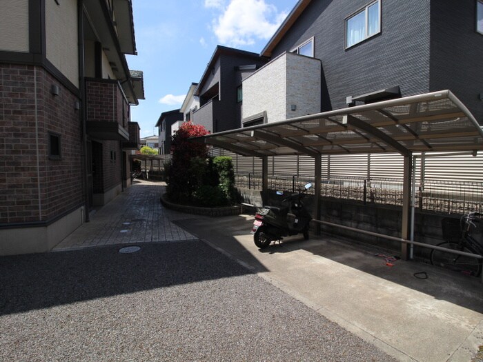 物件外観写真2　(駐輪場)