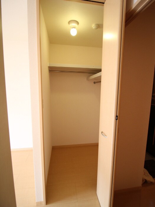 物件内観写真13　(収納)