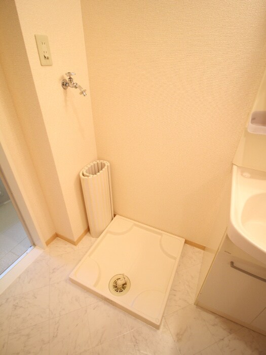 物件内観写真20　(洗濯機置場)