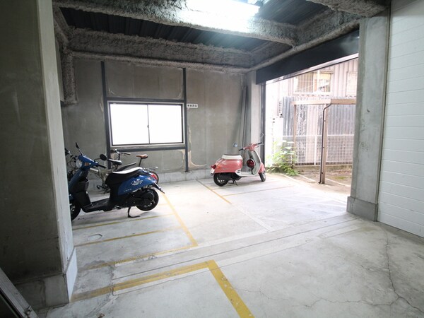 バイク置き場