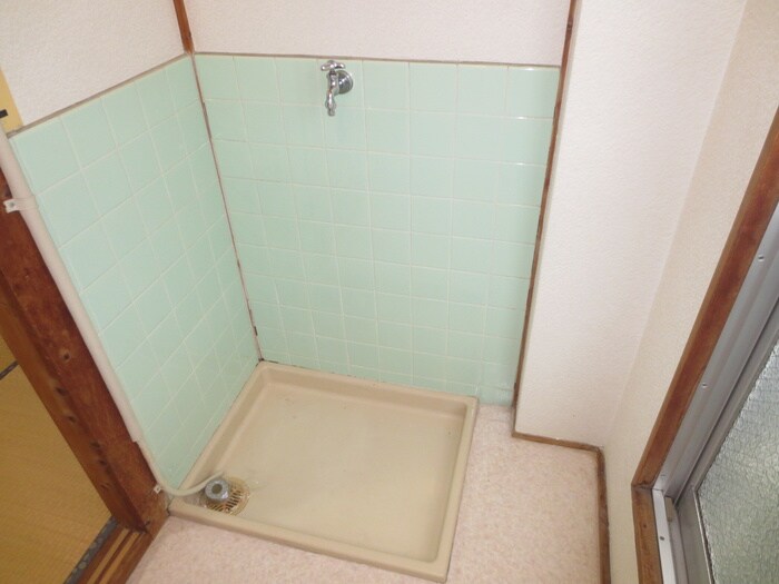 物件内観写真7　(洗濯機置場)