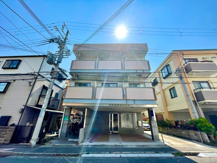 物件外観写真1　(エントランス部分)